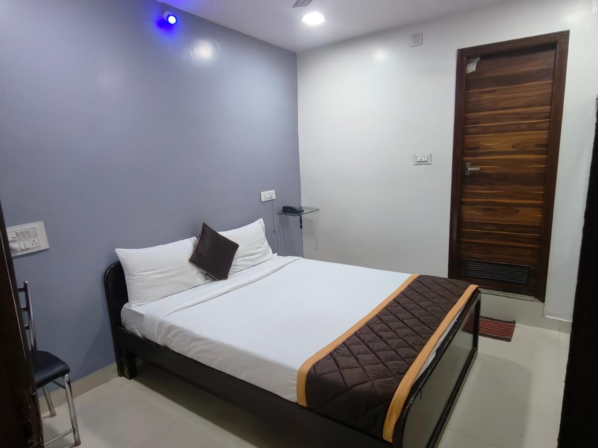 Hotel Golden Arch Bangalore Bagian luar foto
